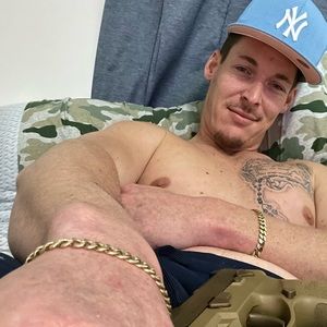 Meet your Posher, Dustin